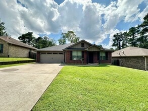 Building Photo - 2593 Pine Crest Dr