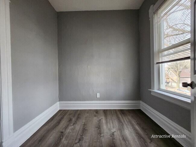 Foto del edificio - 7636 S Drexel Ave