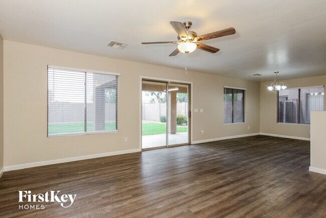 Foto del edificio - 11057 E Abilene Ave