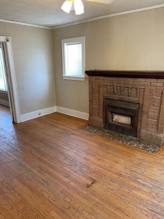 Primary Photo - Large 1 Bed 1 Bath Apartment