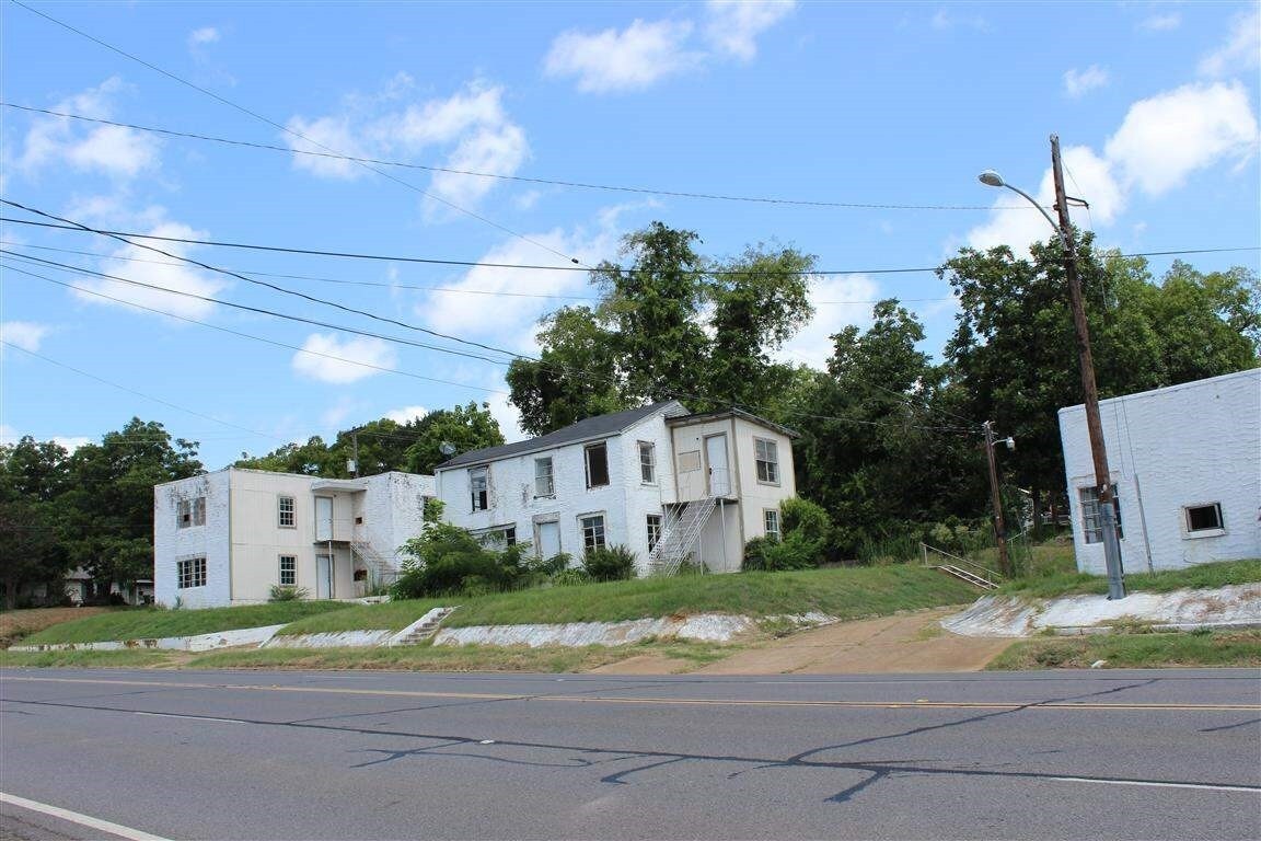 Foto del edificio - 700-704 W Upshur Ave