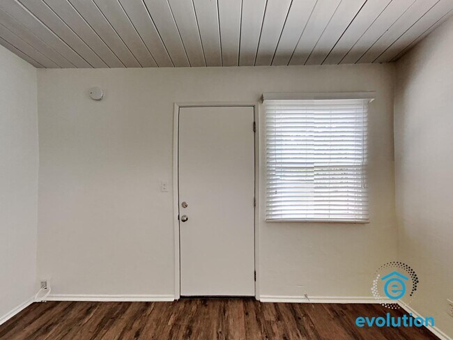 Foto del edificio - 4323-4333 Gresham Street - 4329 Gresham St