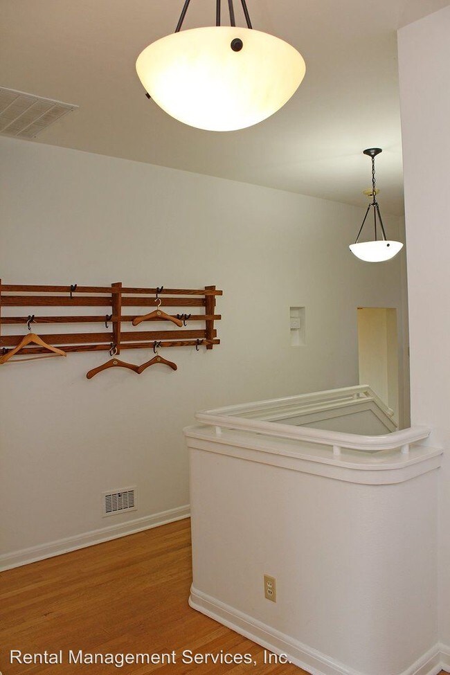 Foto del edificio - 5 br, 4 bath House - 4246 SW McDonnell Ter
