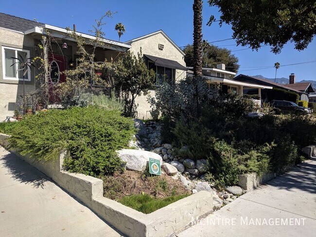 Building Photo - Beautiful 1BD/1BA Unit! A/C, Central Air, ...