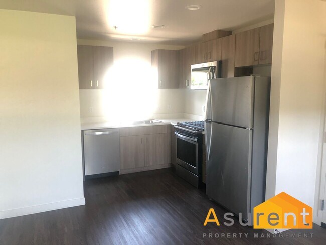 Foto del edificio - New Townhome close to downtown!