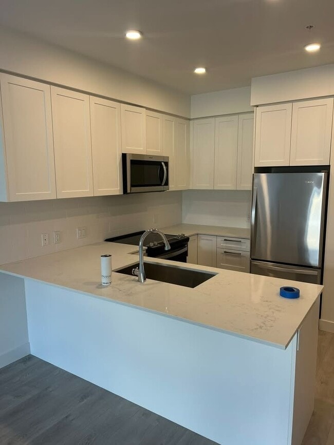 Building Photo - 808 Gauthier Av
