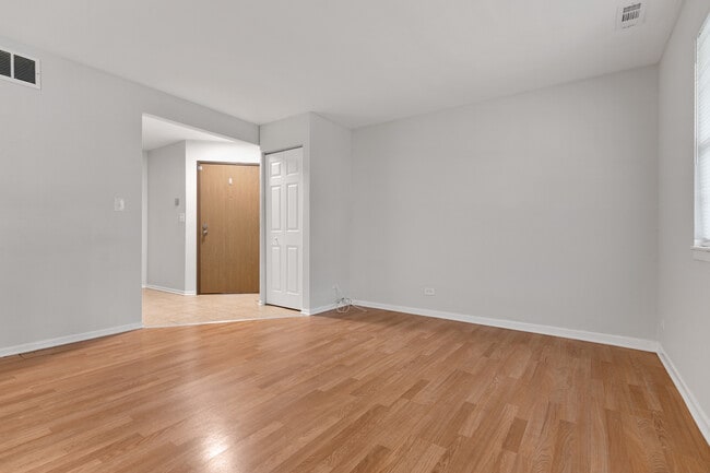 Building Photo - 56 N Victoria Ln