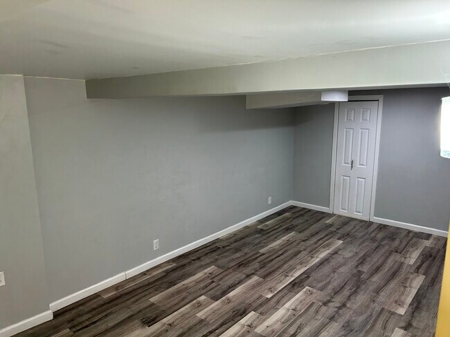 Foto del edificio - 2541 Bittersweet Ln