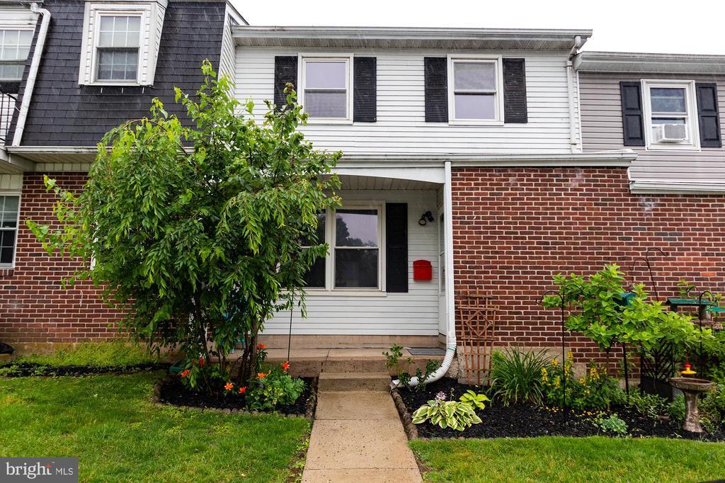 Primary Photo - 54 Reliance Ct