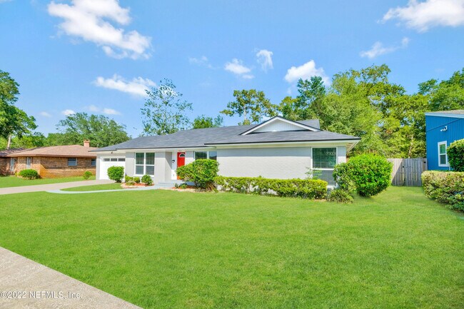 Foto del edificio - 4063 Greenwillow Ln E