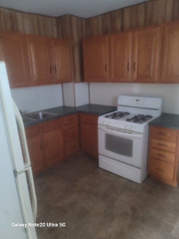 59 Suffield Ave Unit Lower, Depew, NY 14043 Room for Rent in Depew