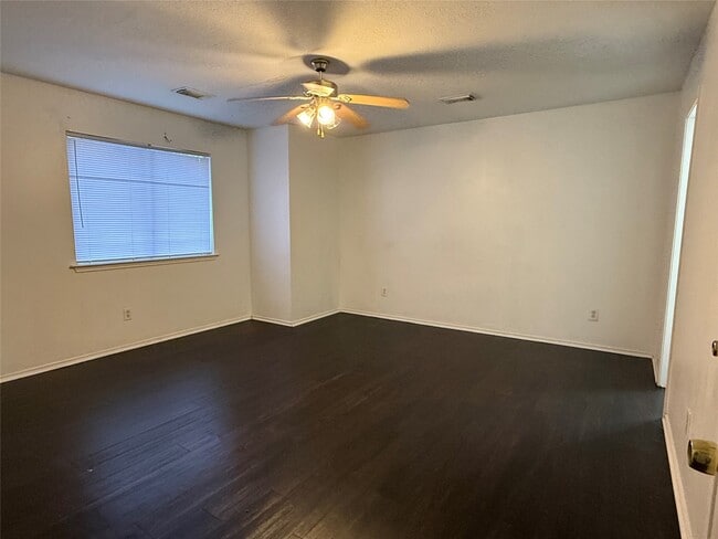 Foto del edificio - 5406 Bourgeois Rd