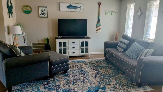 Building Photo - Charming 3BR House in Holiday