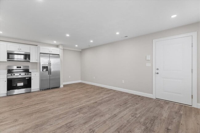 Building Photo - 202 Central St