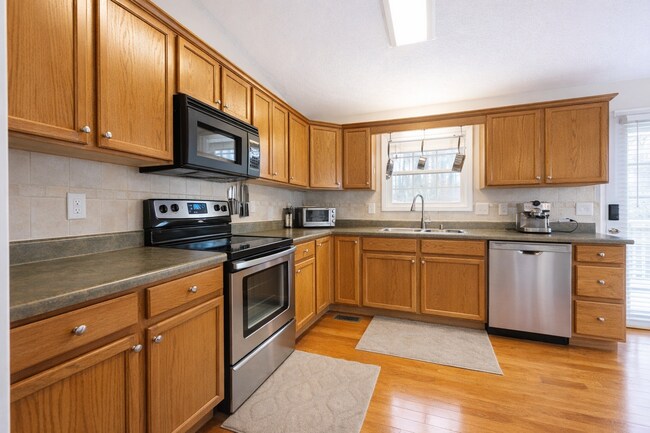 Foto del edificio - 507 Emma Grace Dr