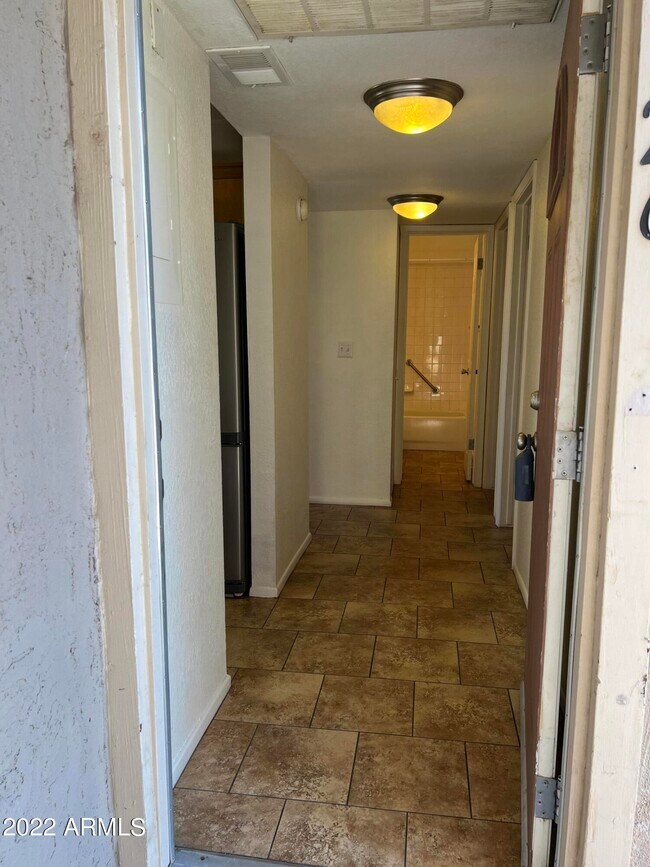 Foto del edificio - 7550 N 12th St