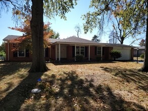 Building Photo - 12148 Swan Lake Dr