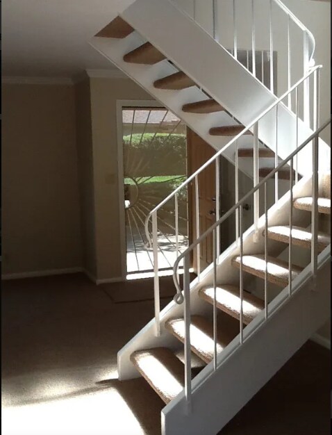 Building Photo - 2220 Meadowgate Way