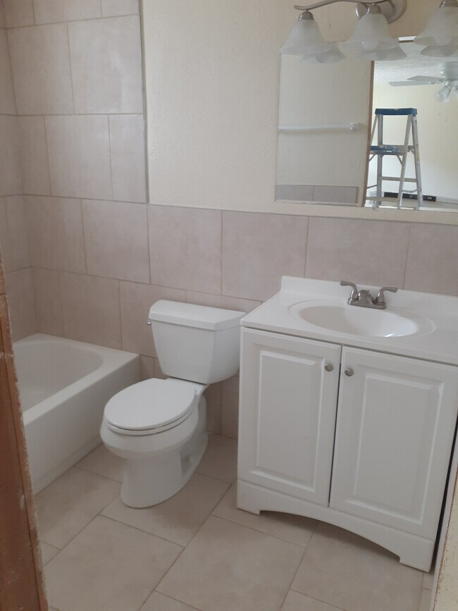 Foto del edificio - 9820 Hidden Ln