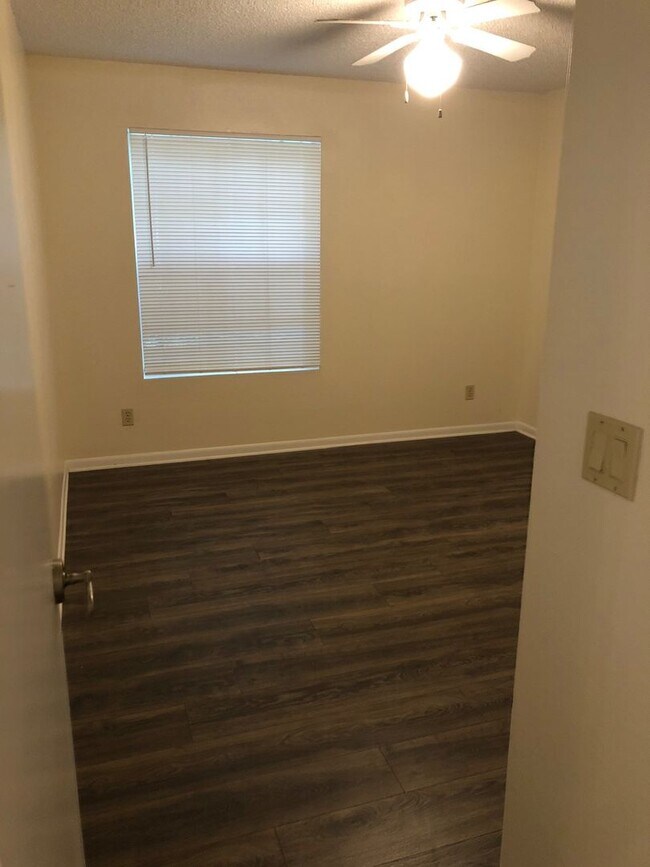 Foto del edificio - Lexington Place 2 bedroom Condo