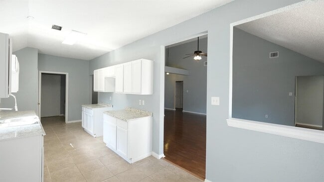 Building Photo - 1203 Beckwood Cir
