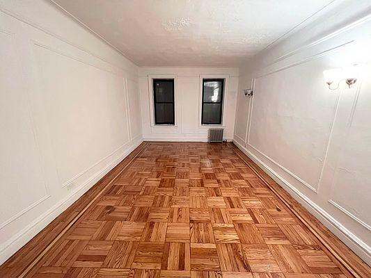 Foto del edificio - 3 bedroom in BRONX NY 10467