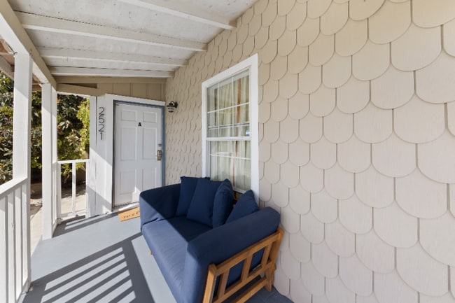 Foto del edificio - 2521 W California St