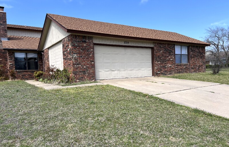 Foto principal - 8325 E 65th St