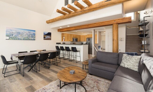 Foto del edificio - 1 Saddle Ridge Rd
