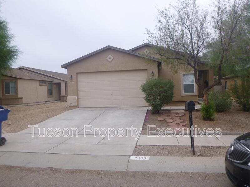 Primary Photo - 5244 S Via Laguna Blanca