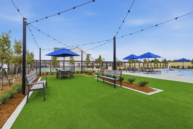 Foto del edificio - Camellia Grove Townhomes