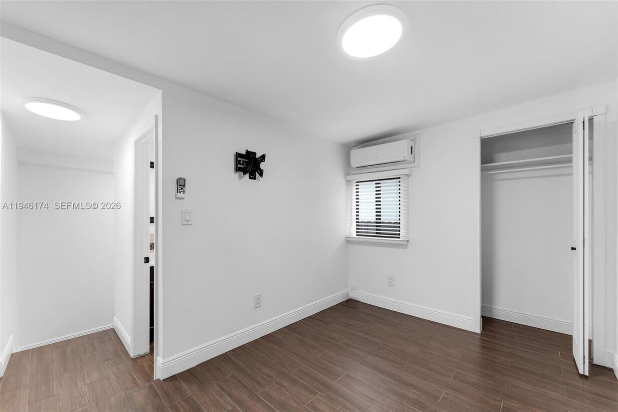 Efficiency For Rent In Miami 900