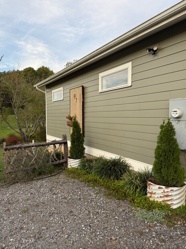 Building Photo - 97 Mulligan Dr