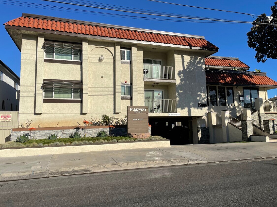 Foto principal - 15006 Inglewood Ave