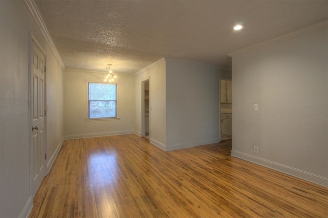 Foto del edificio - 1331 E 43rd St