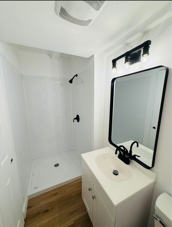Foto del edificio - Spacious 4-Bedroom Home for Rent