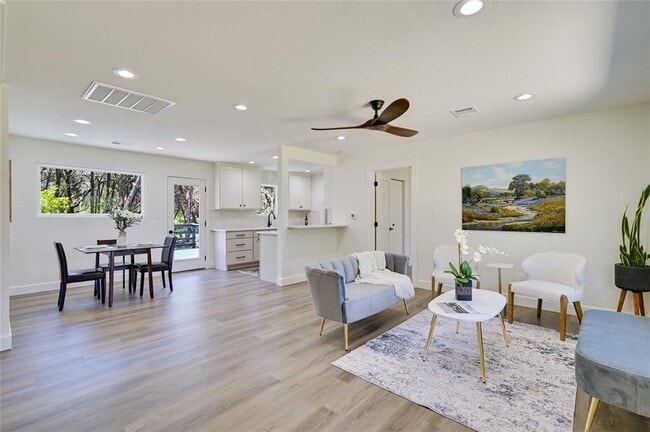 Building Photo - 151 Star Thistle Trl