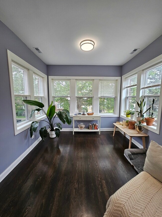 Foto del edificio - 2906 N Harding Ave