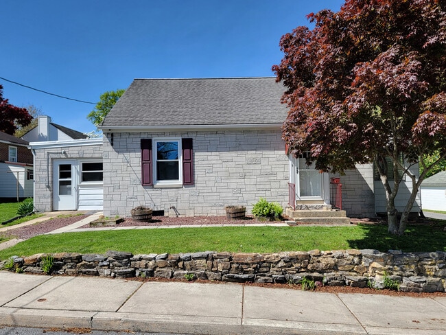 Building Photo - 125 Gerhart Ave