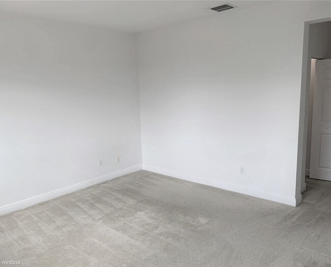 Building Photo - 2 br, 2 bath Condo - 2091 Renaissance Blvd...