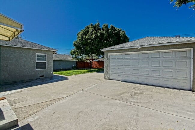 Building Photo - 2911 Blaisdell Ave