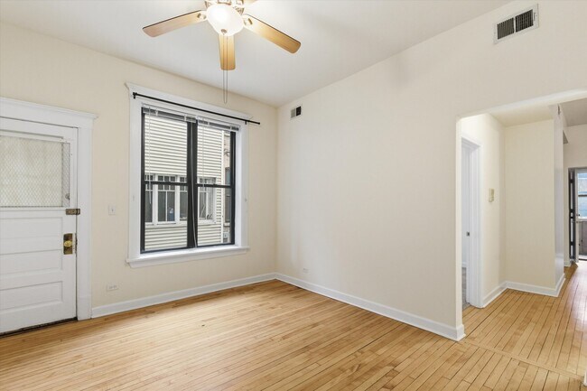 Foto del edificio - 2134 W Concord Pl