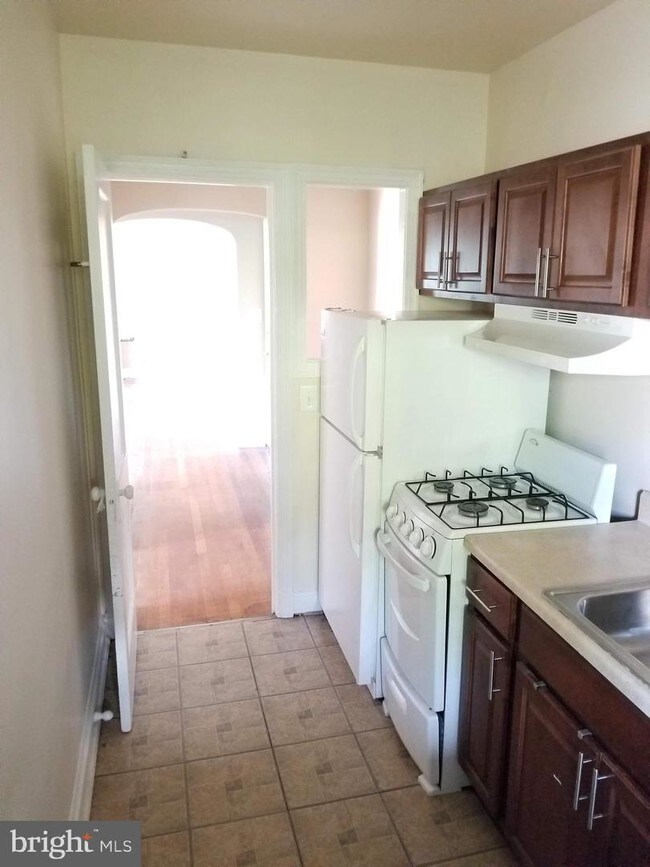 Foto del edificio - 1353 Nicholson St NW
