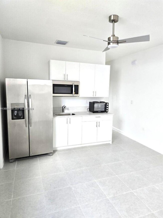 Foto del edificio - 14894 SW 163rd St