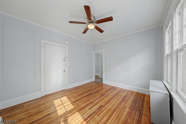 Building Photo - 1329 Alina St