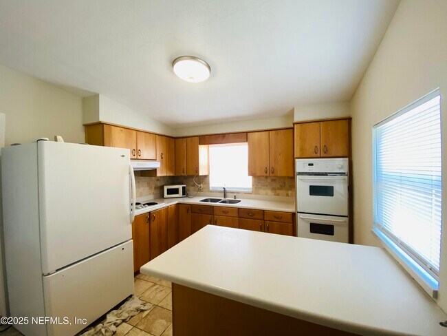 Building Photo - 11303 Americana Ln