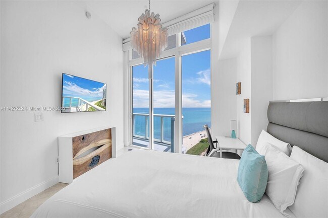 Foto del edificio - 6515 Collins Ave