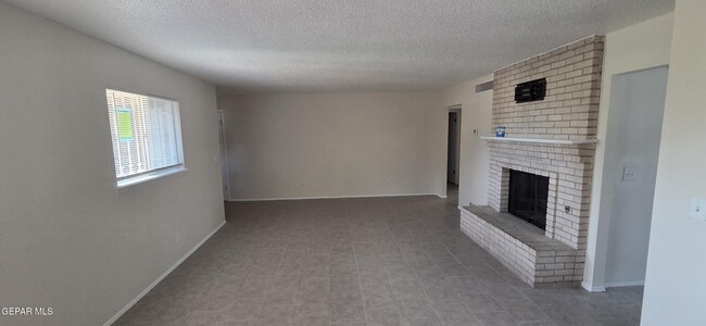 Building Photo - 9009 Darlina Dr