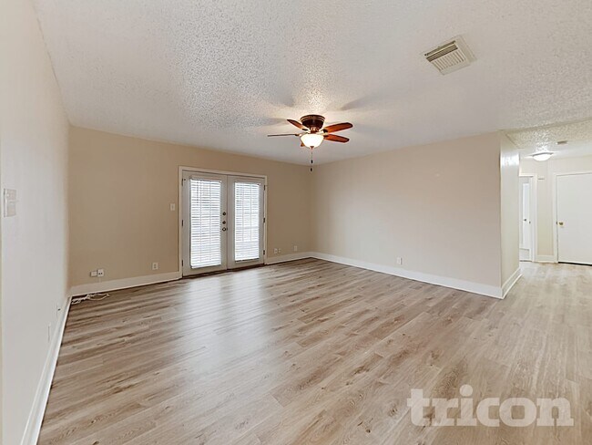 Foto del edificio - 8338 Morning Grove