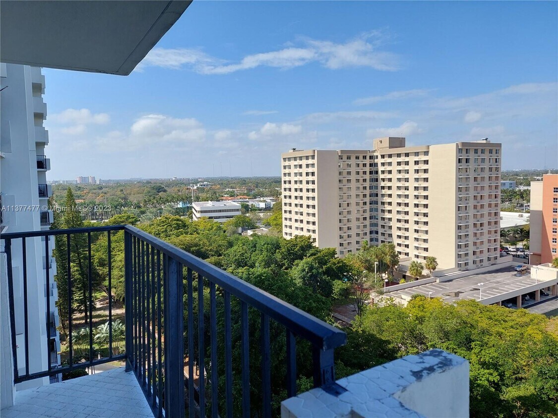 2780 NE 183rd St Unit 1211, Aventura, FL 33160 Condo for Rent in